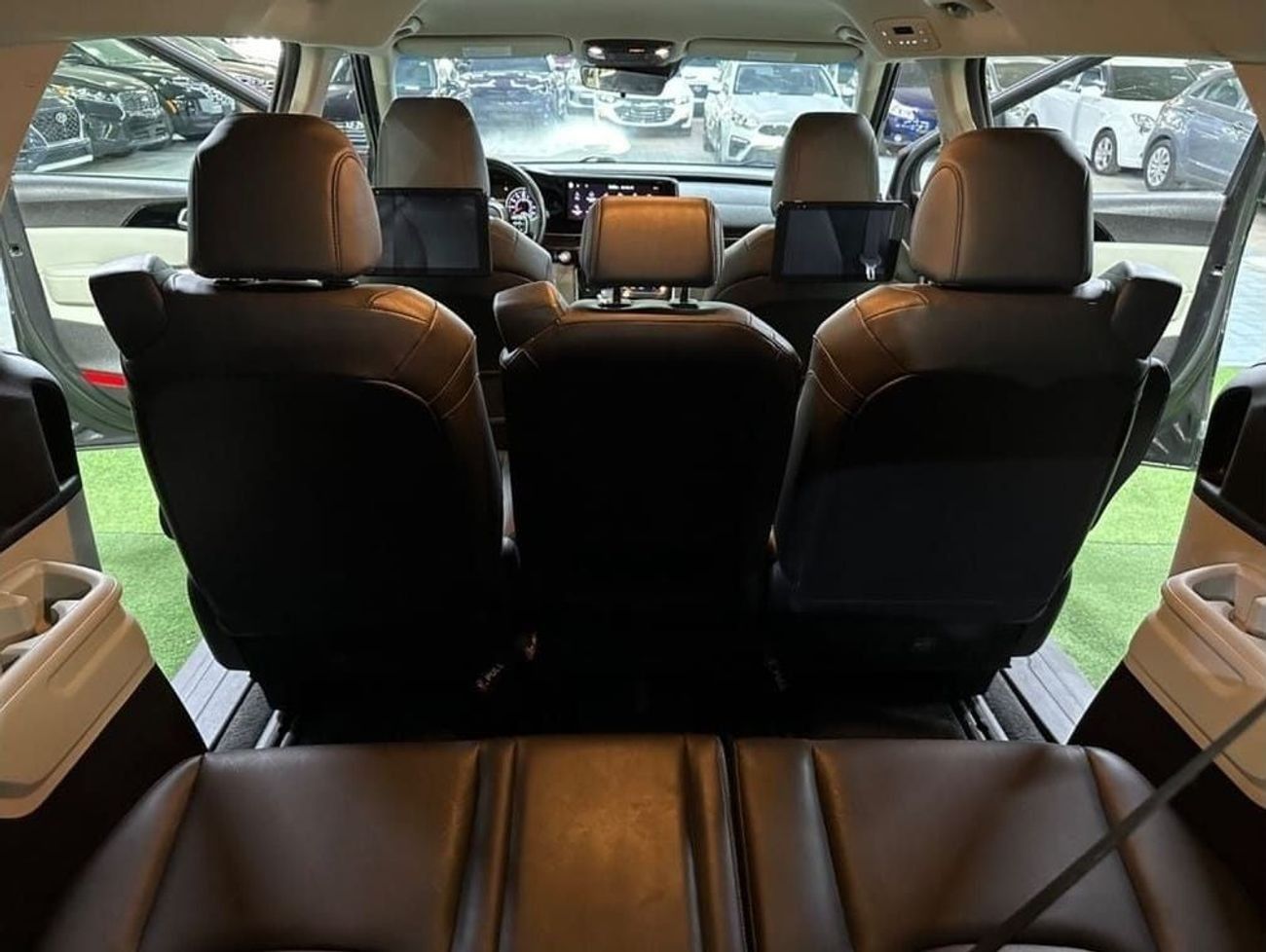Kia Carnival SXL 3.5L 8seat