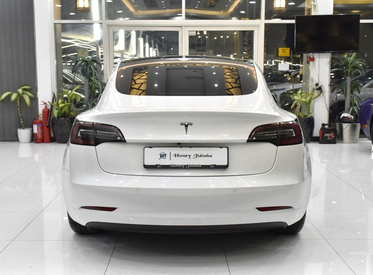 Tesla Model 3 STANDARD RANGE EXCELLENT DEAL for our Tesla Model 3 ( 2022 Model ) in White Color GCC Specs