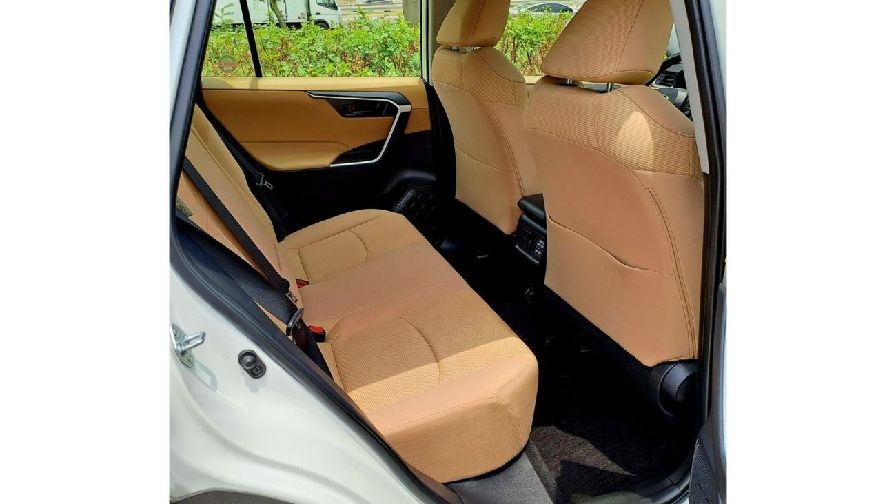 Toyota RAV4 EX 2021 2.5L GCC (1370/-Monthly)