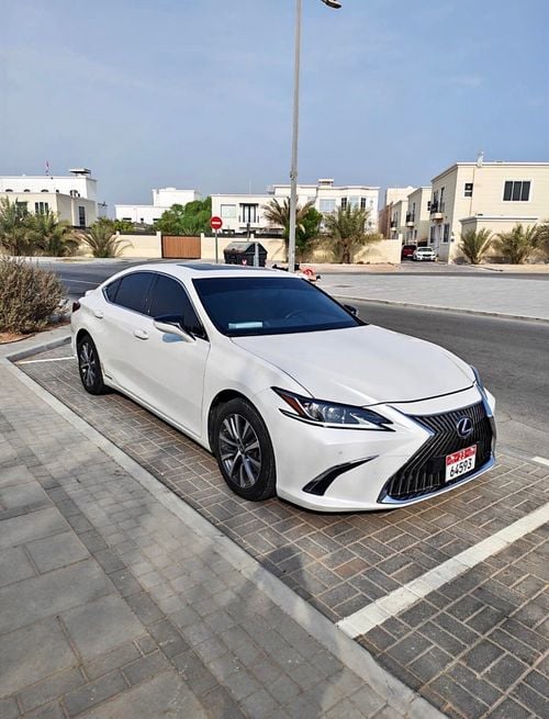 لكزس ES300h PREMIER