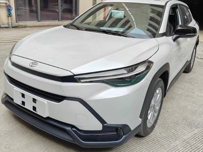 تويوتا فرونتلاندر LEADING VERSION / 2.0L V4 / RADAR / DVD / SUNROOF / LEATHER WITH POWER SEATS