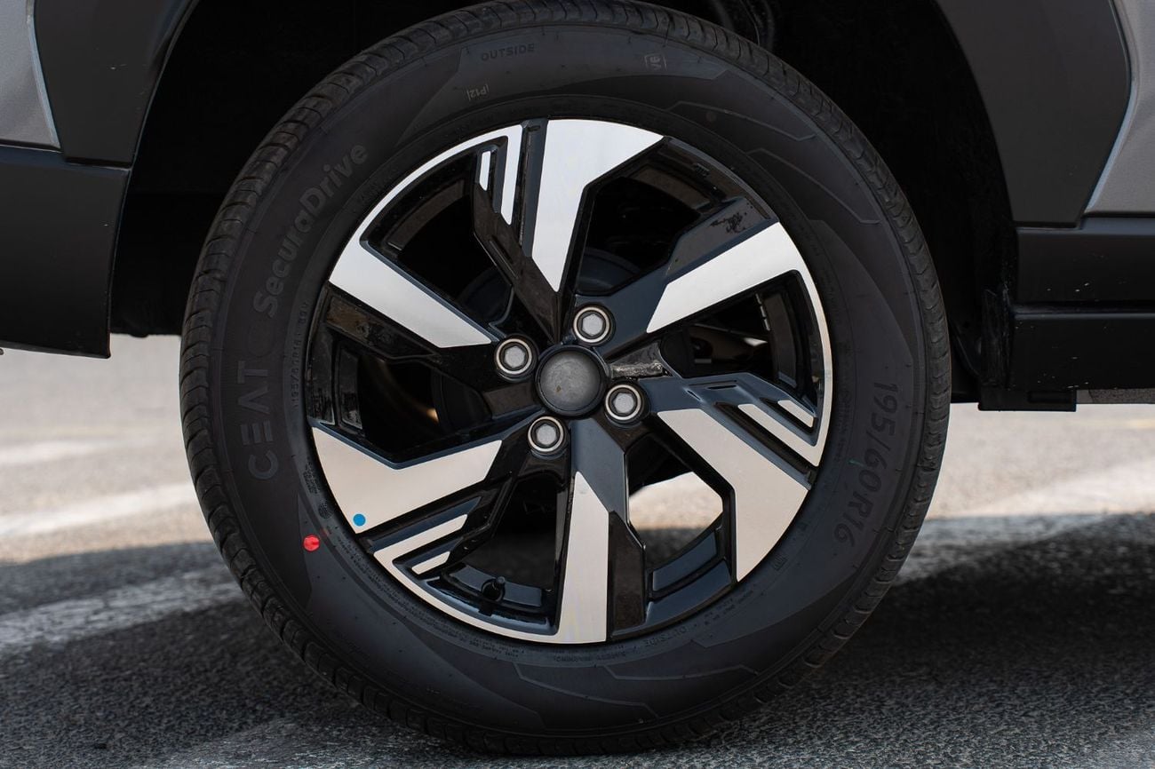 نيسان ماغنيت SL