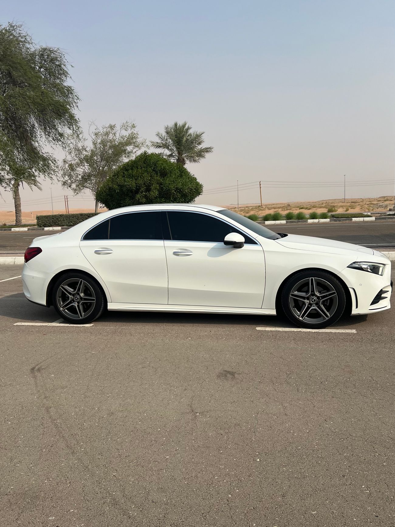 Mercedes-Benz A 200 Premium + 2.0L