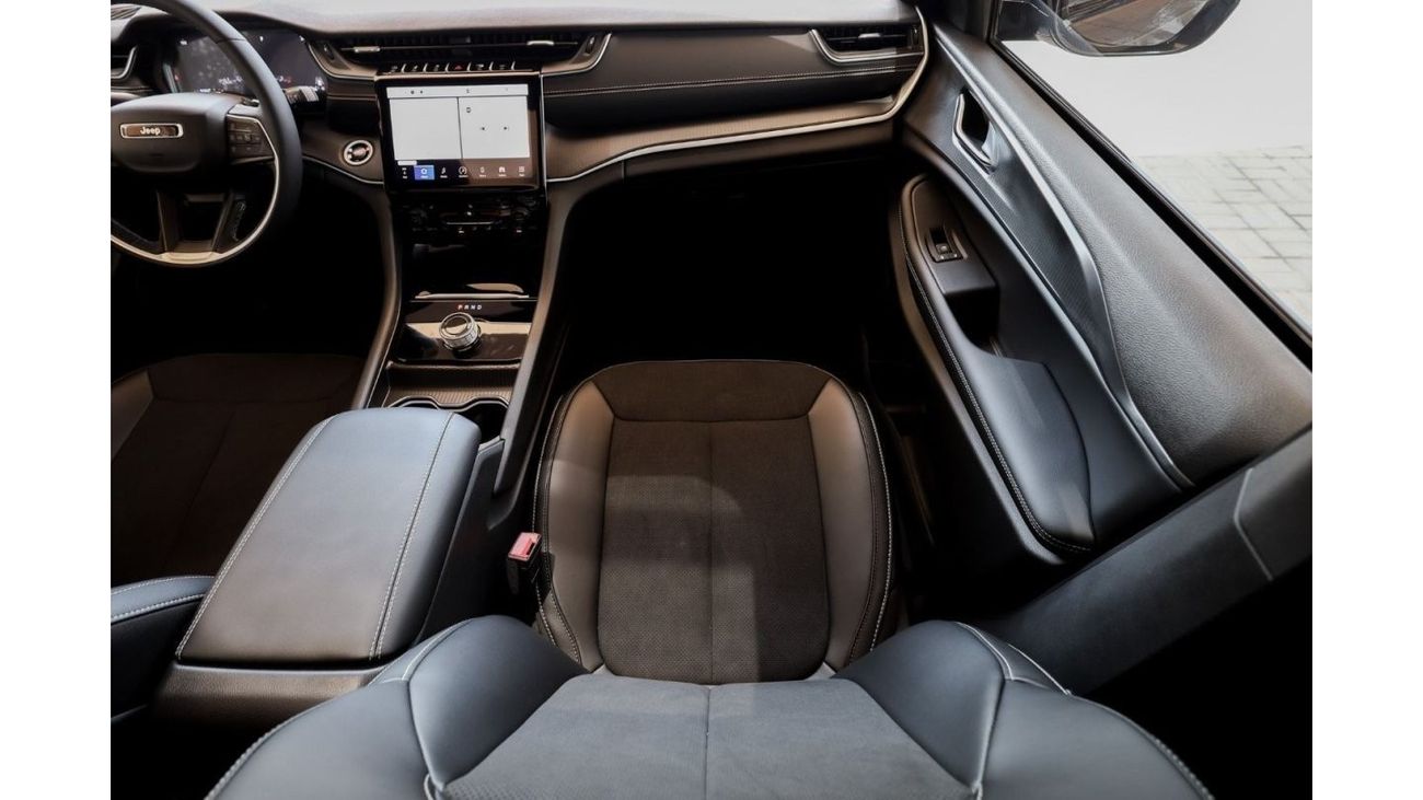 جيب جراند شيروكي Jeep Grand Cherokee Altitude 2024 GCC (BRAND NEW) under Agency Warranty with Flexible Down-Payment/