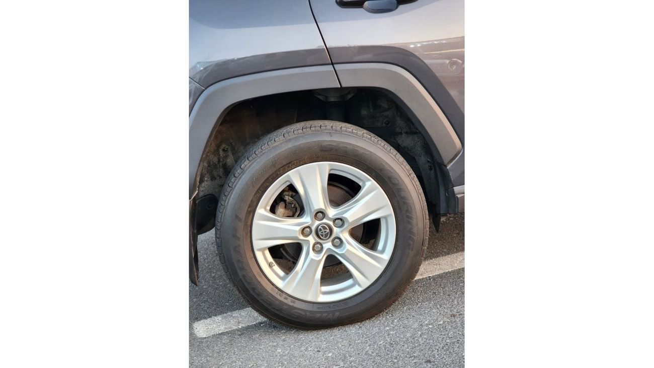 Toyota RAV4 TOYOTA RAV 4 XLE FULL OPTION