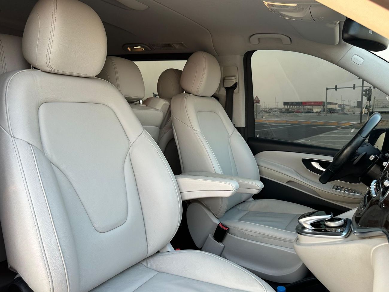 Mercedes-Benz V 250 MERCEDES V-250 2018 GCC FULL OPTION // PERFECT CONDITION