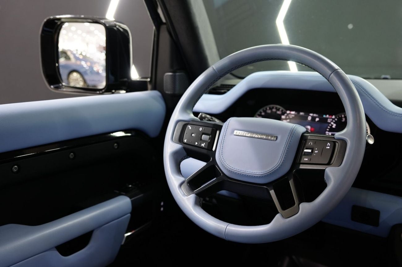Land Rover Defender 90 SE P400 URBAN Kit, Panoramic Roof, Al Tayer Warranty + Service!!