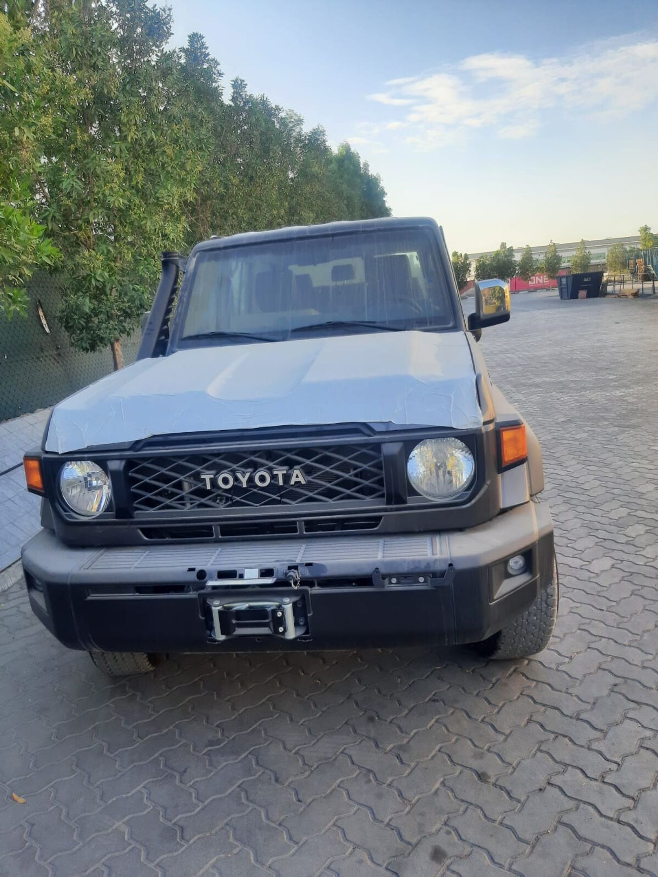 تويوتا لاند كروزر 70 (LHD) TOYOTA LAND CRUISER LC 76 HARDTOP 4.5L DIESEL5 DOORS FULL OPTION