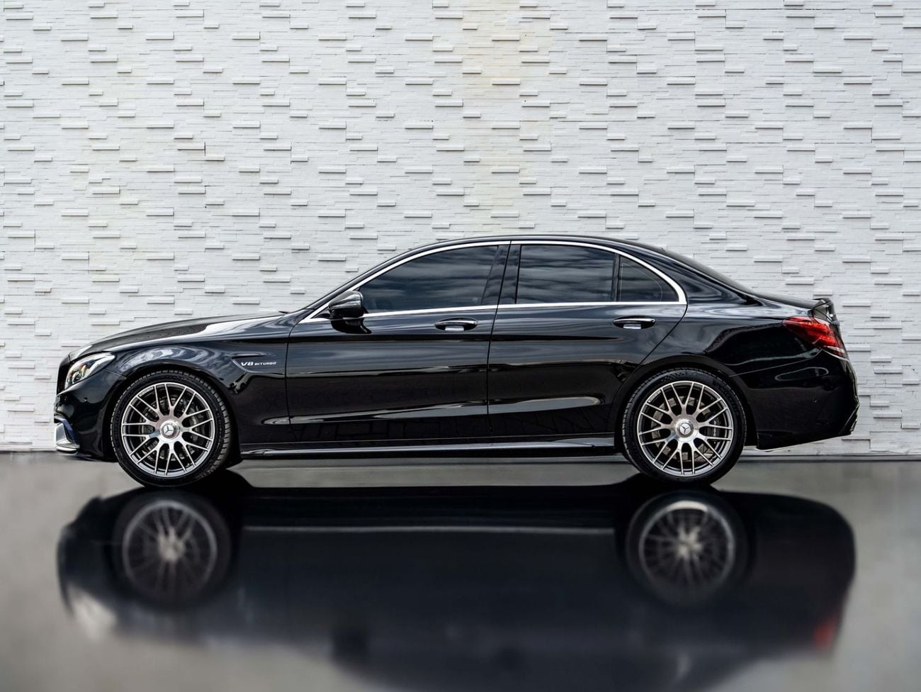 مرسيدس بنز C 63 AMG STD Mercedes-Benz C-Class 63 AMG 2017