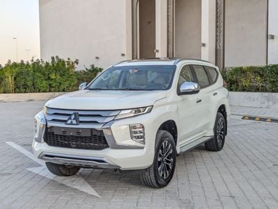 ميتسوبيشي مونتيرو سبورت Mitsubishi Montero sport 2022 LHD white colour