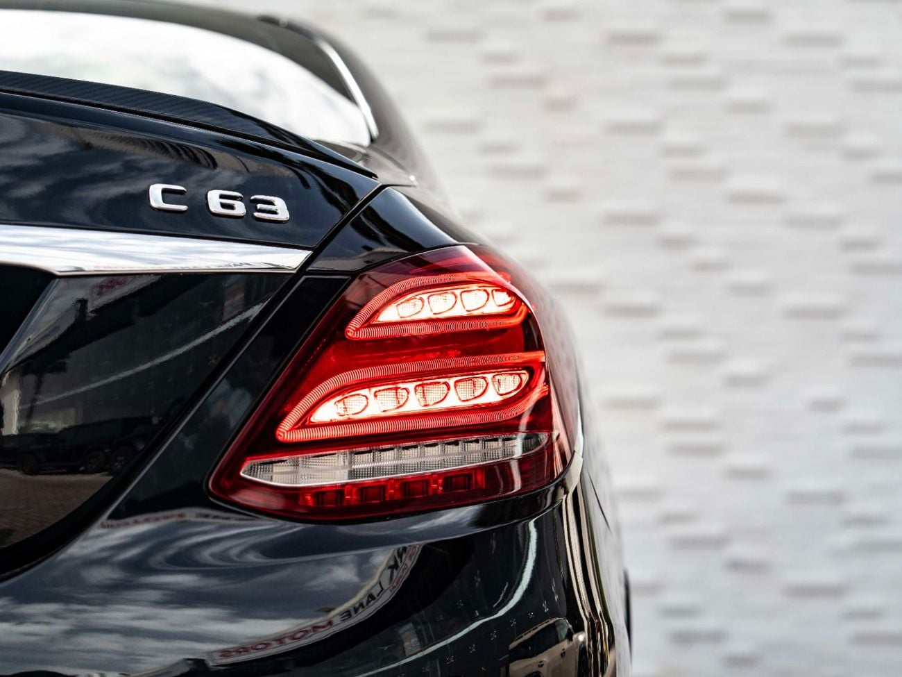 Mercedes-Benz C 63 AMG Std 4.0L Sedan