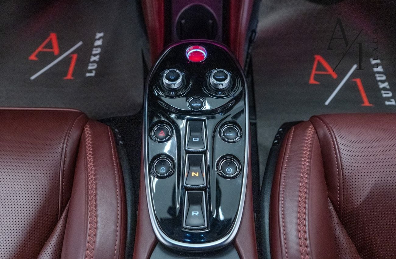 McLaren GT 2022 Mclaren GT, With Warranty & Service Contract, Fully Loaded, Excellent Condition, GCC Spec