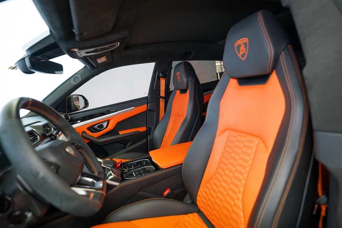 Lamborghini Urus STD 4.0T V8 CAPSULE