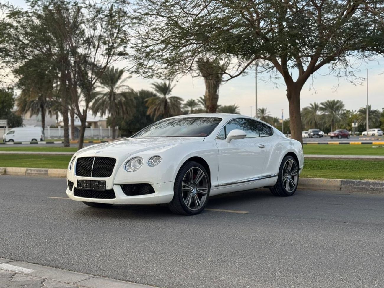 بنتلي كونتيننتال جي تي BENTLEY GT CONTINANTAL MODEL 2013 GCC SPACE FULL OPTION