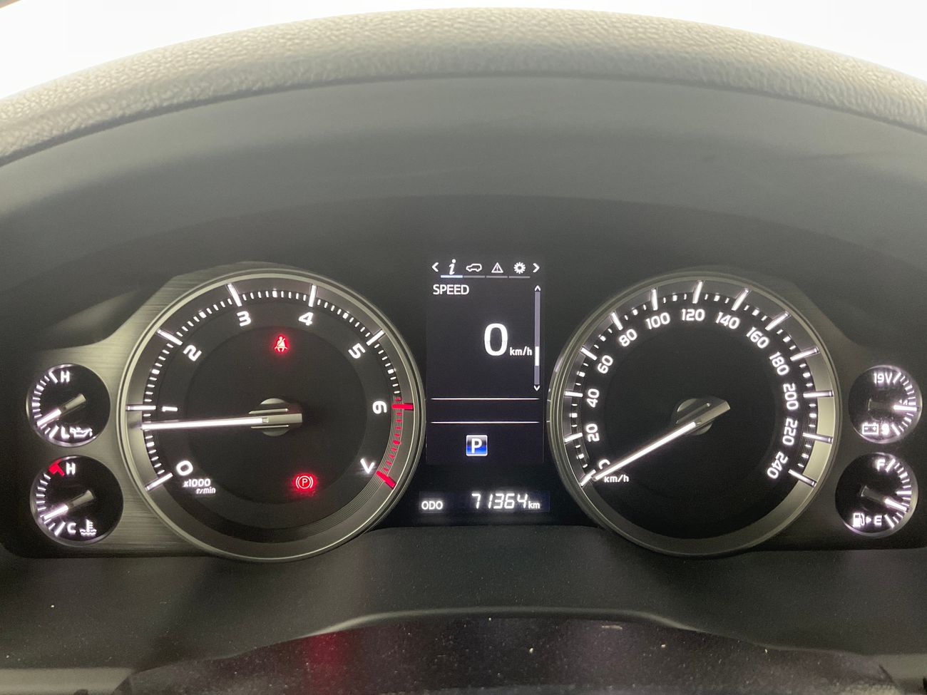 تويوتا لاند كروزر GXR GT | شامل الضمان | 0 ﺪﻔﻋﺓ ﺃﻮﻟﻯ