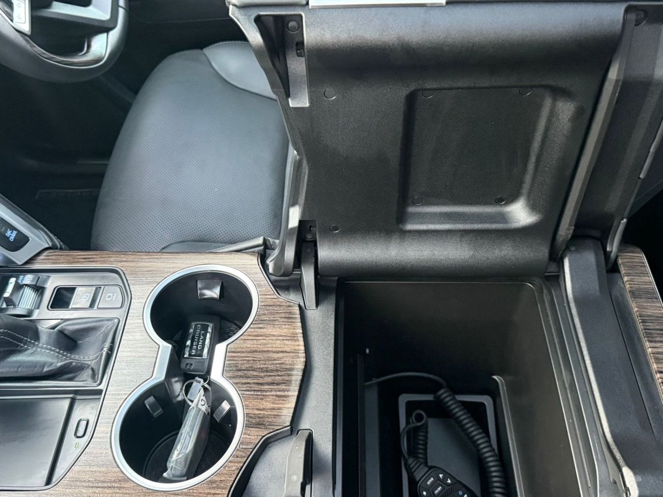 تويوتا لاند كروزر 2025 Model VXR Full Option RHD Car is very clean and perfect condition