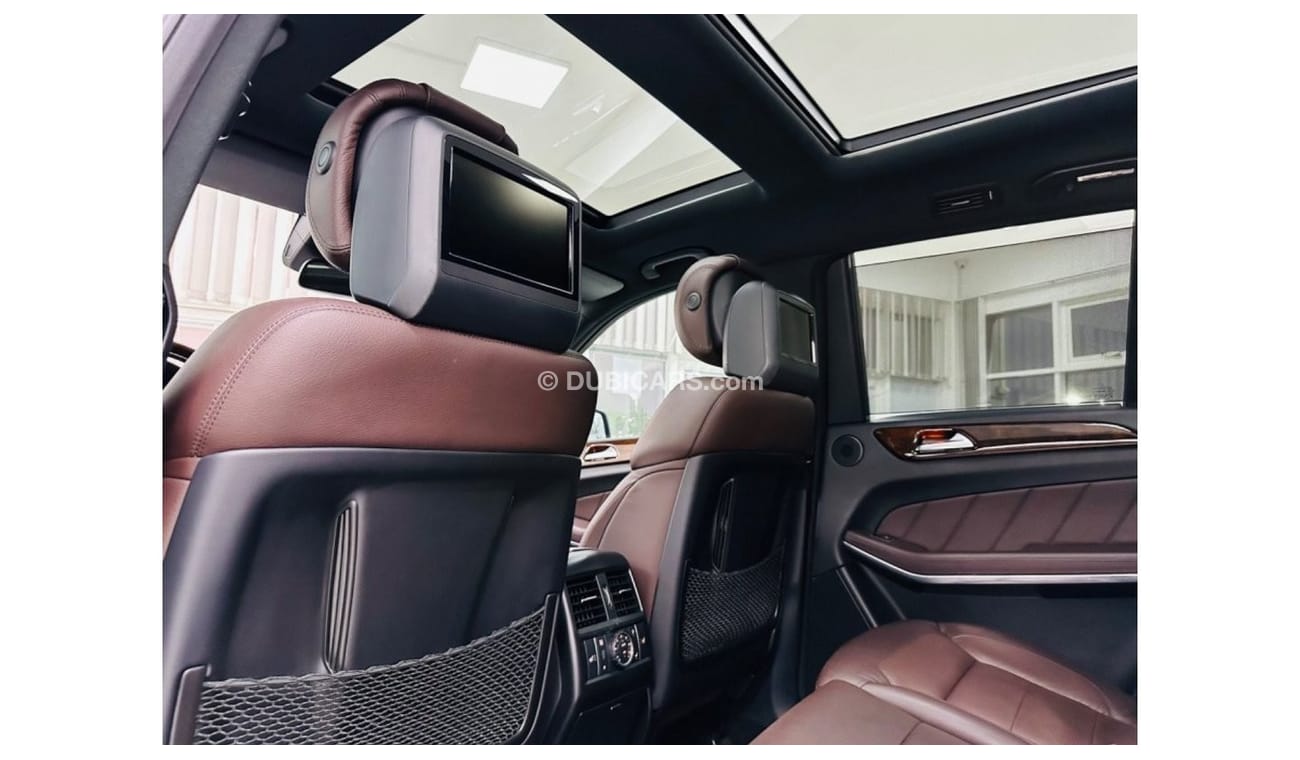 Mercedes-Benz GL 500 Std GCC .. FSH .. Original Paint … Top Range … Perfect Condition