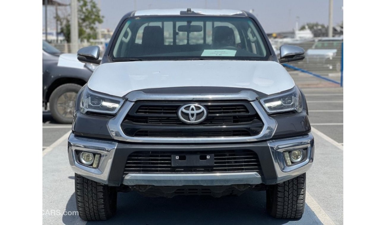 تويوتا هيلوكس Toyota Hilux 2.4 Disiel engine Manual Transmission Full Option