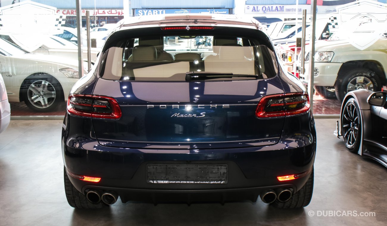 Porsche Macan S