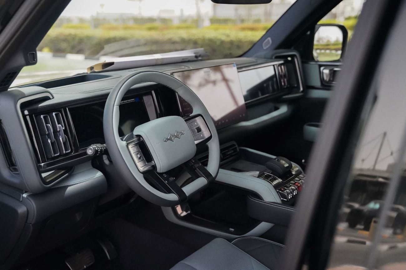 BYD Leopard 5 2025 BYD Leopard 5 Ultra Intelligent Drive Black in Blue 0km