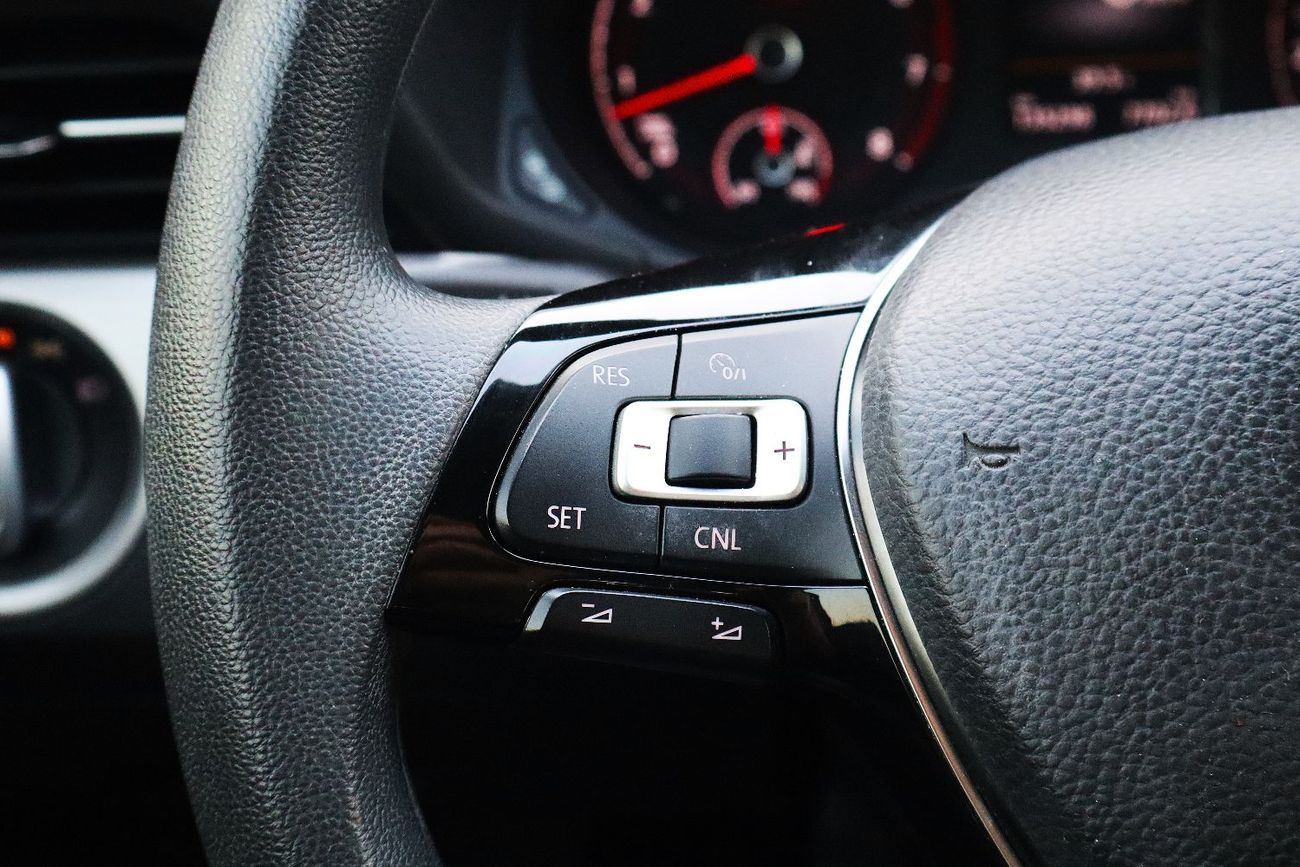 Volkswagen Passat S 2.5L