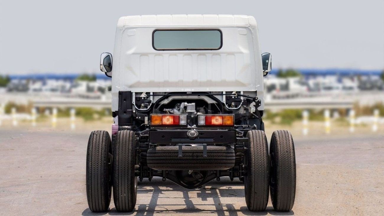 Mitsubishi Fuso Canter MITSUBISHI FUSO CANTER 4.2D MT MY2024-WHITE