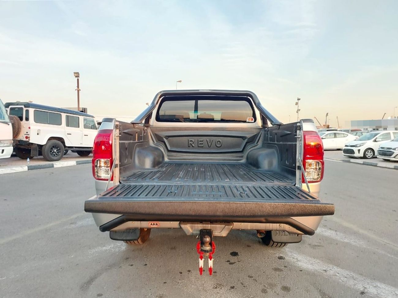 Toyota Hilux TOYOTA HILUX PICKUP RHD 2017 MODEL 2.8 L DIESEL AUTOMATIC(PM94124)