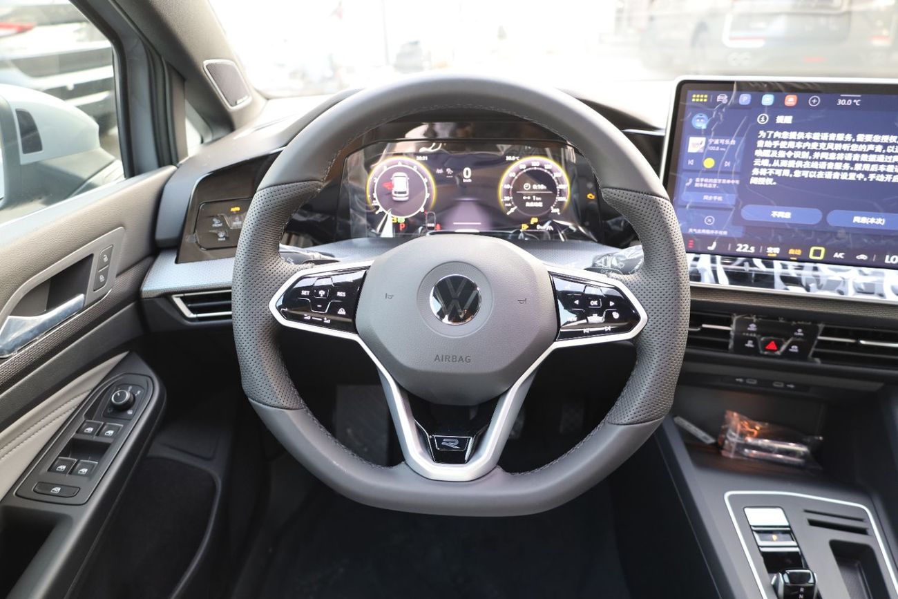 فولكس واجن جولف ار 300TSI 2025 Model Only for export only