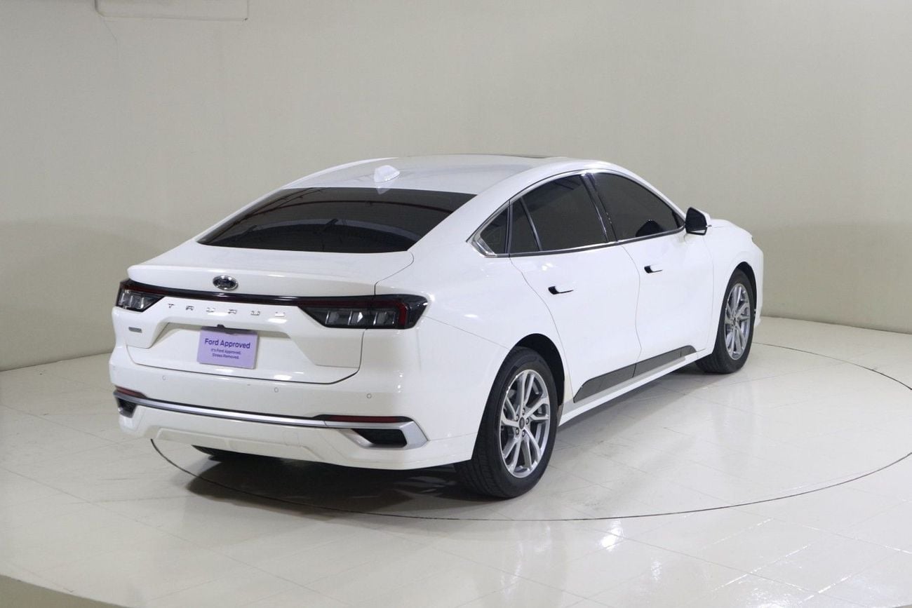 Ford Taurus TREND / AL TAYER MOTORS AL QOUZ SHOWROOM
