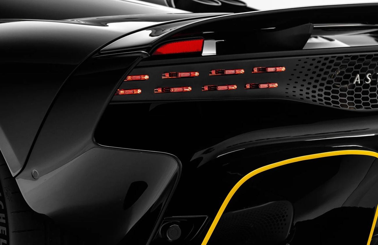 Aston Martin Valhalla 4.0L V8 Twin-Turbo Engine + eMotors