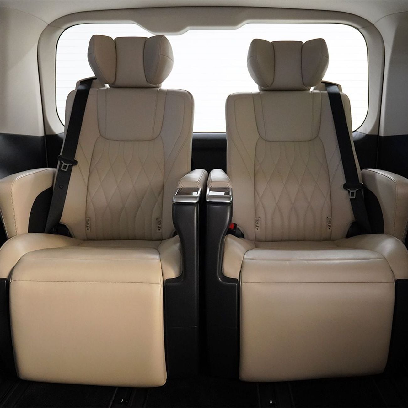 Toyota Granvia 3.5L Premium 2023 Toyota Granvia, Warranty, Captain Seats, Full Options, Low Kms, GCC