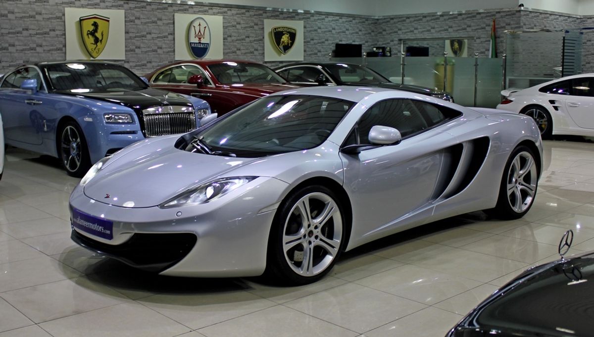McLaren MP4-12C for sale: AED 320,000. Grey/Silver, 2012