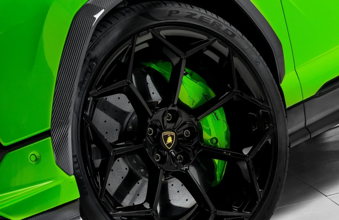 Lamborghini Urus 4.0L V8 Twin-Turbocharged Engine