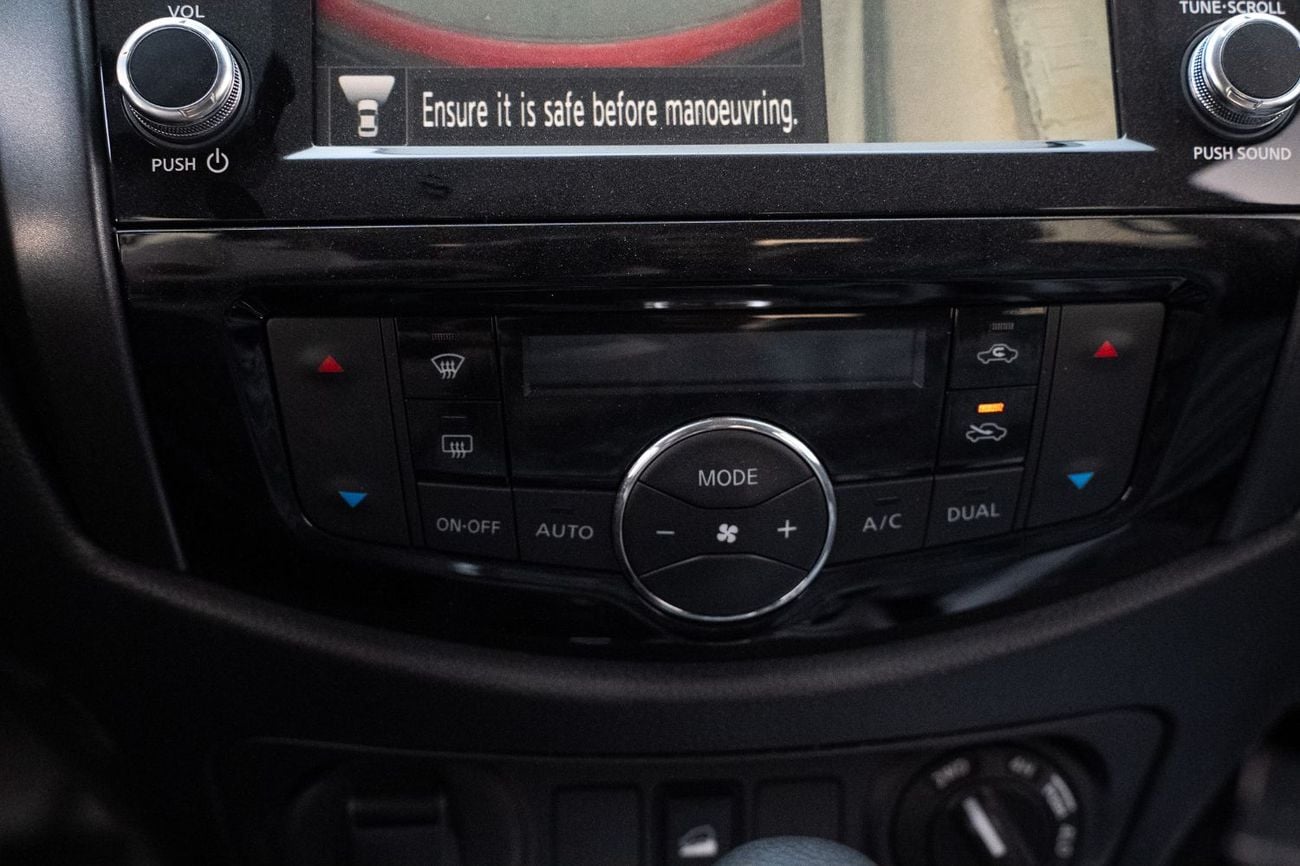 Nissan Navara PRO-4X Off-Road | 2.5L Diesel 4WD A/T (Only For Export)