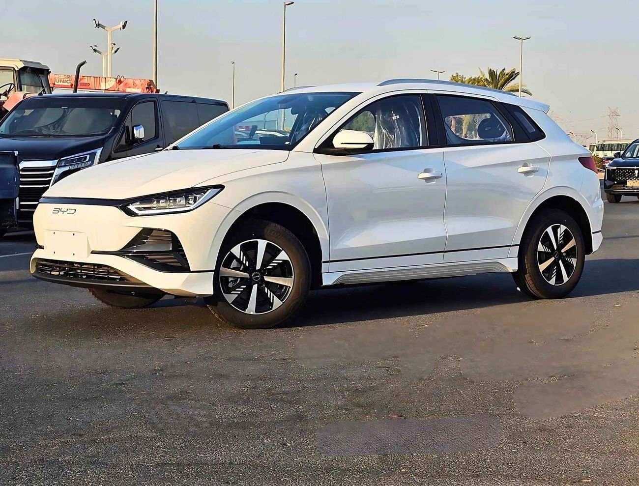 BYD e2 ELECTRIC LUXURY / 405KM RANGE (CODE # 68028)