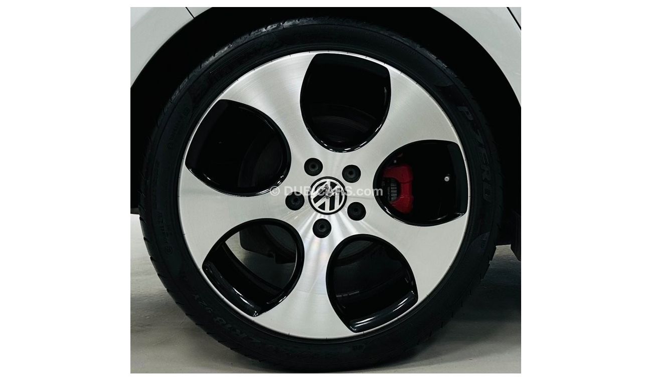 فولكس واجن جولف GCC .. FSH .. Full Options .. Perfect Condition .. GTI .