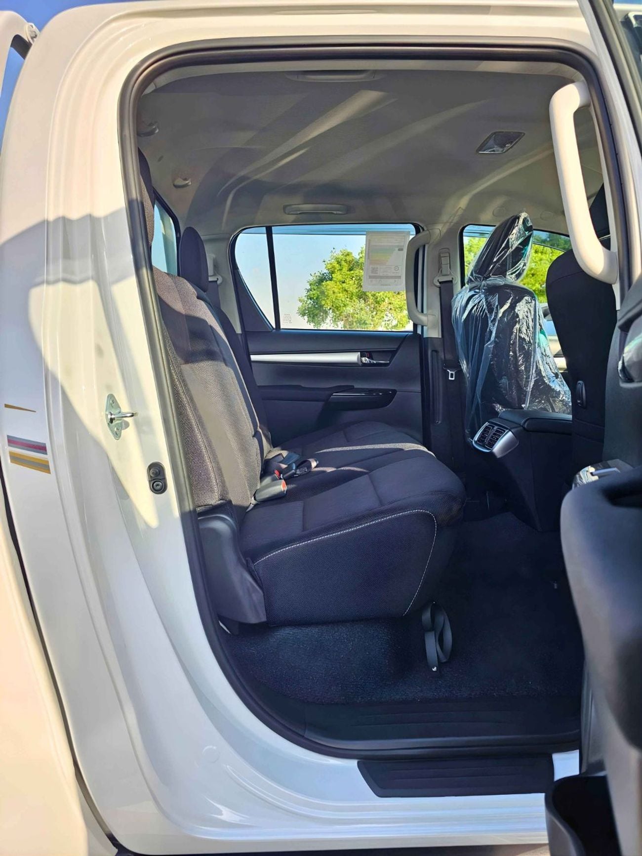 Toyota Hilux SR5 / 2.4L DIESEL A/T / BLIND SPOT / DIFF LOCK / FR&RR CHROME BUMPERS / (CODE # HDFAA)