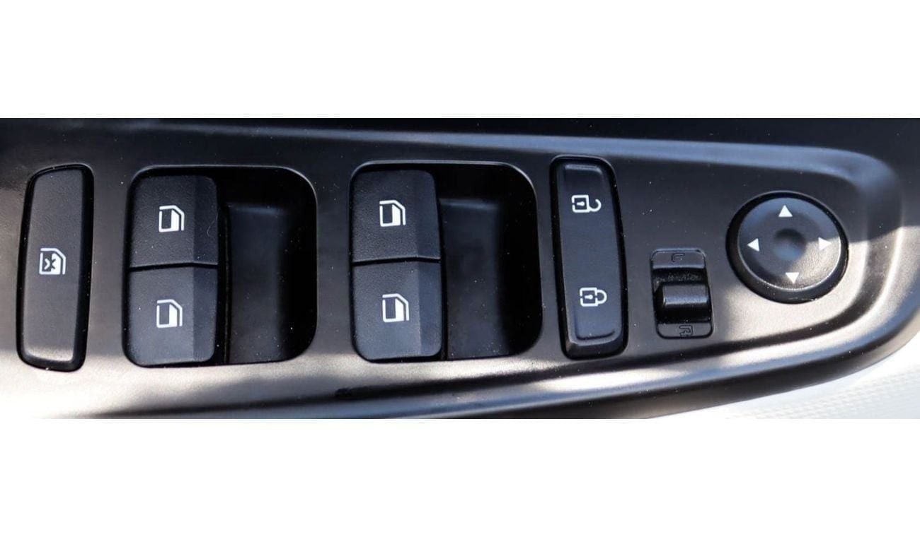 هيونداي كريتا Base 1.6L Hyundai Creta 1.6 L 2023 GCC accident-free in excellent condition 1239 P.M