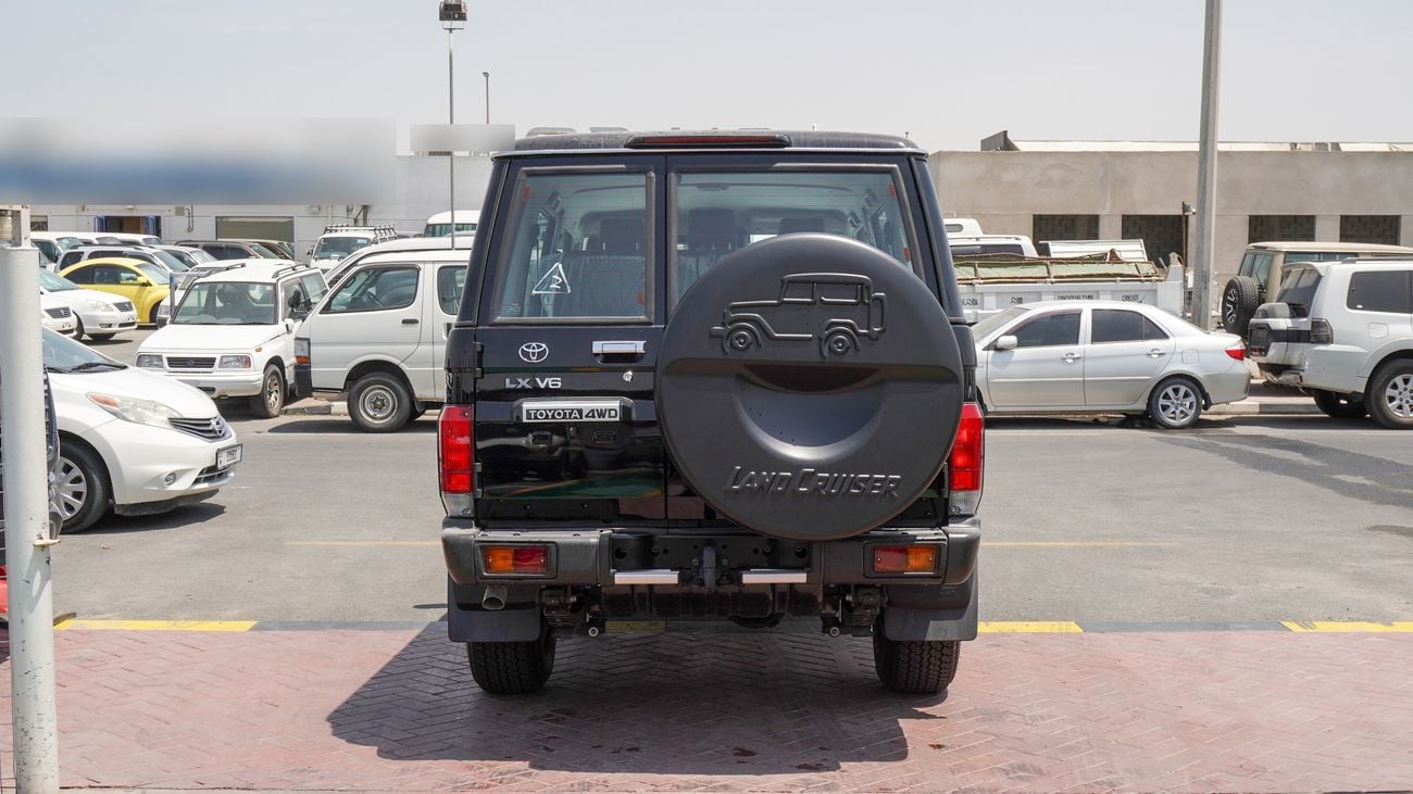تويوتا لاند كروزر 70 LX 4.0L V6 A/T