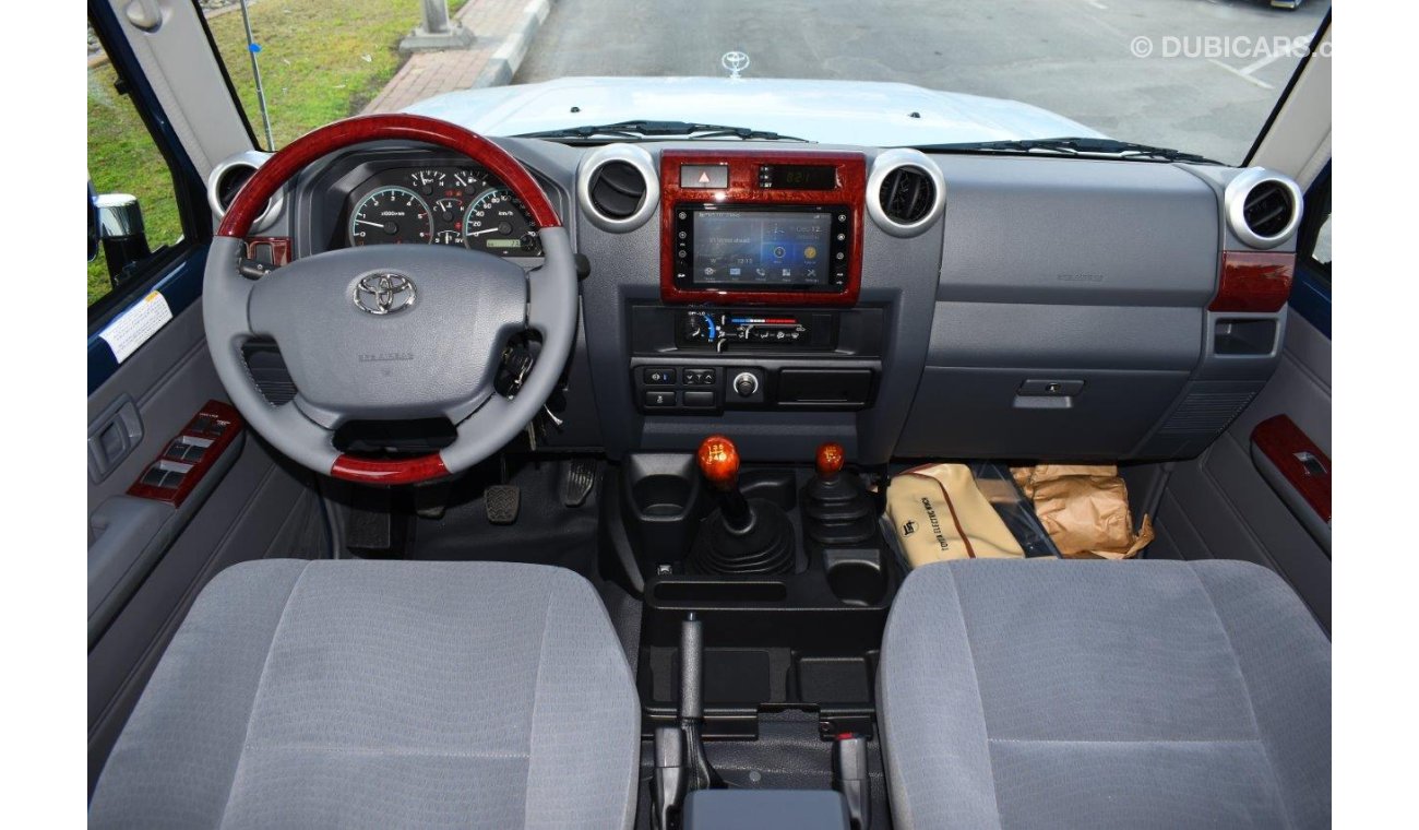 تويوتا لاند كروزر بيك آب 79 DOUBLE CAB LIMITED LX V8 4.5L TURBO DIESEL 5 SEAT MANUAL TRANSMISSION