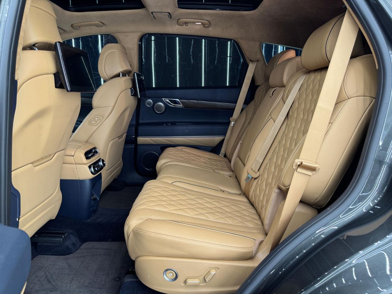 Genesis GV80 Royal 3.5L AWD 2024 Genesis GV80, April 2029 Genesis Warranty + Service Pack, Very Low Kms, GCC