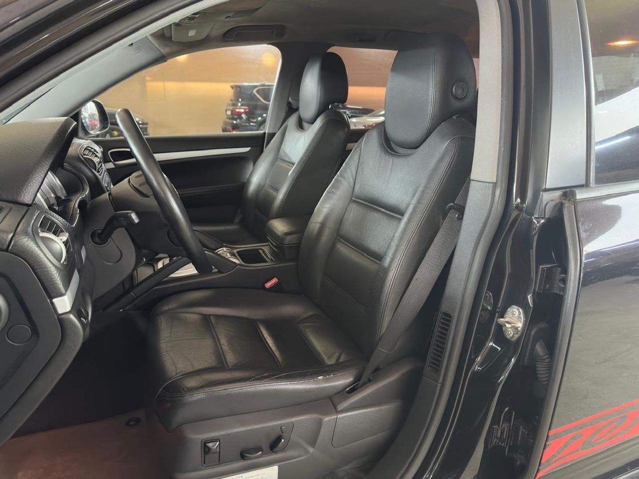 بورش كايان PORSCHE CAYENNE S 2006 4.5L | ROOF-MOUNTED LIGHT BAR | BLACK LEATHER SEATS | OFF-ROAD CUSTOMISED