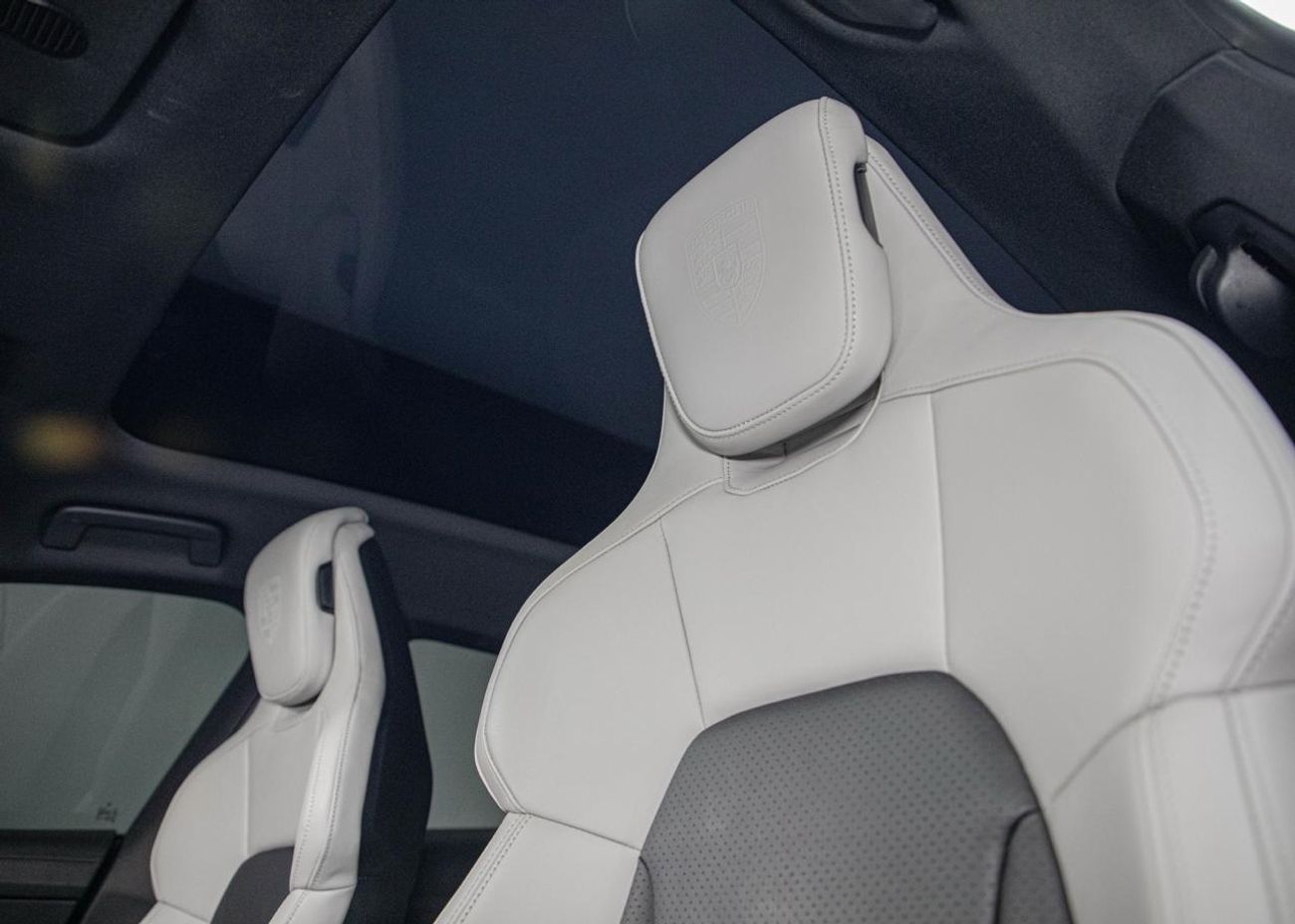 بورش تايكان 4S Cross Turismo