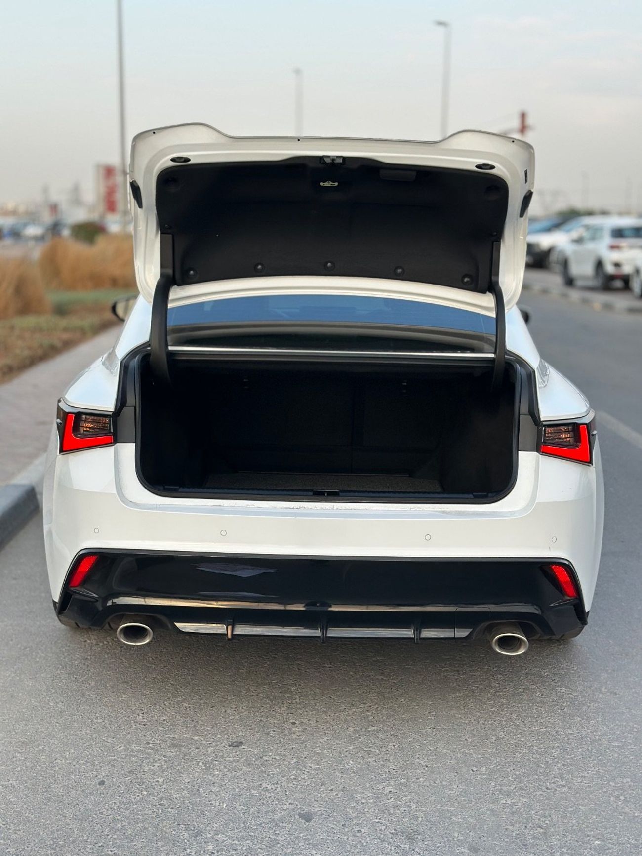 Lexus IS350 F Sport Platinum AWD 3.5 L | Cooling and heating seats | Radar, Road Assist system | Full option