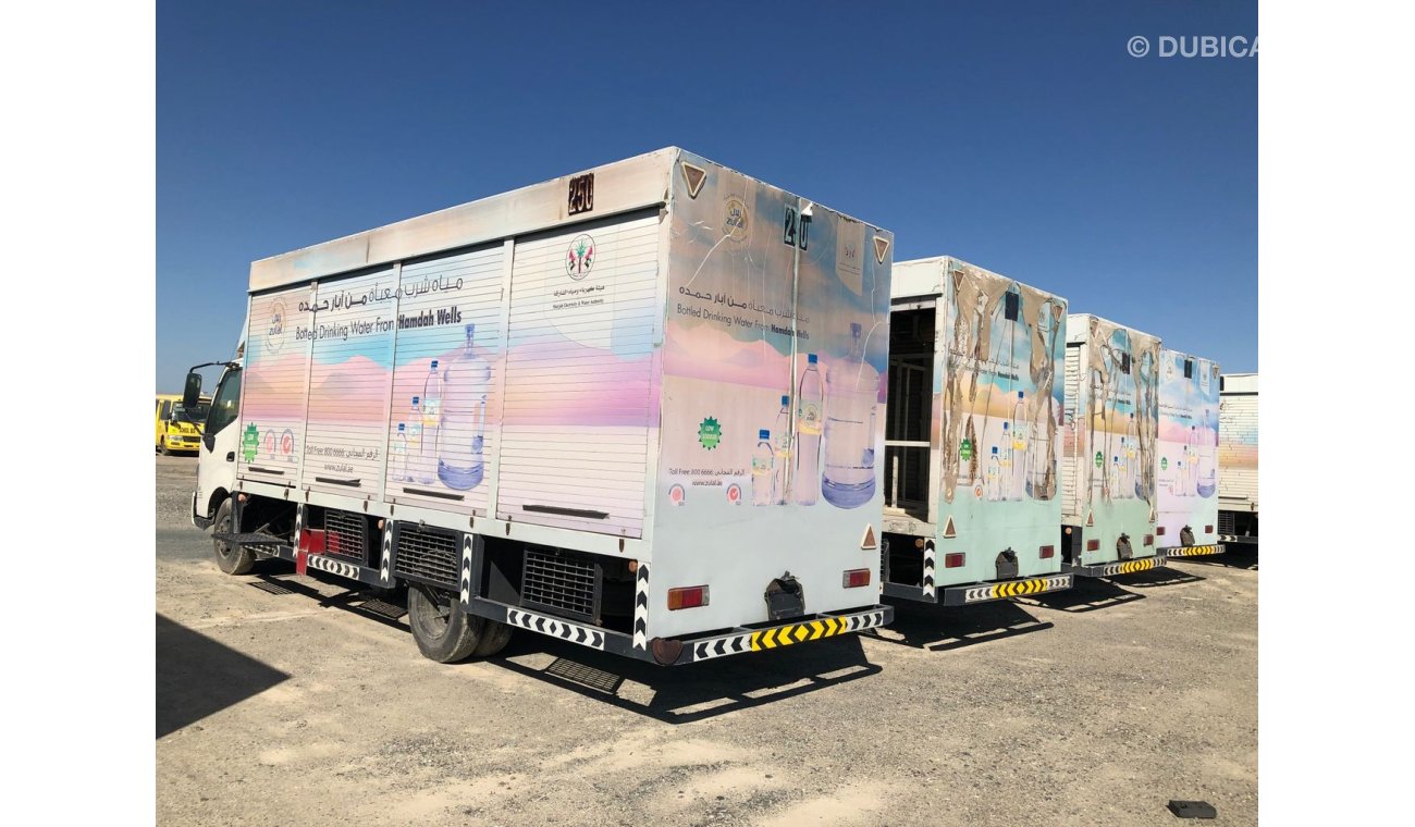 Hino 300 Hino 916 Delivery Truck,model:2015.Excellent condition