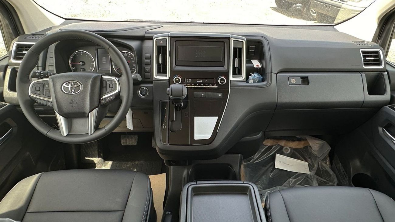 Toyota Granvia 3.5L Premium Toyota Granvia 3.5L V6 6-STR LEATHER AT