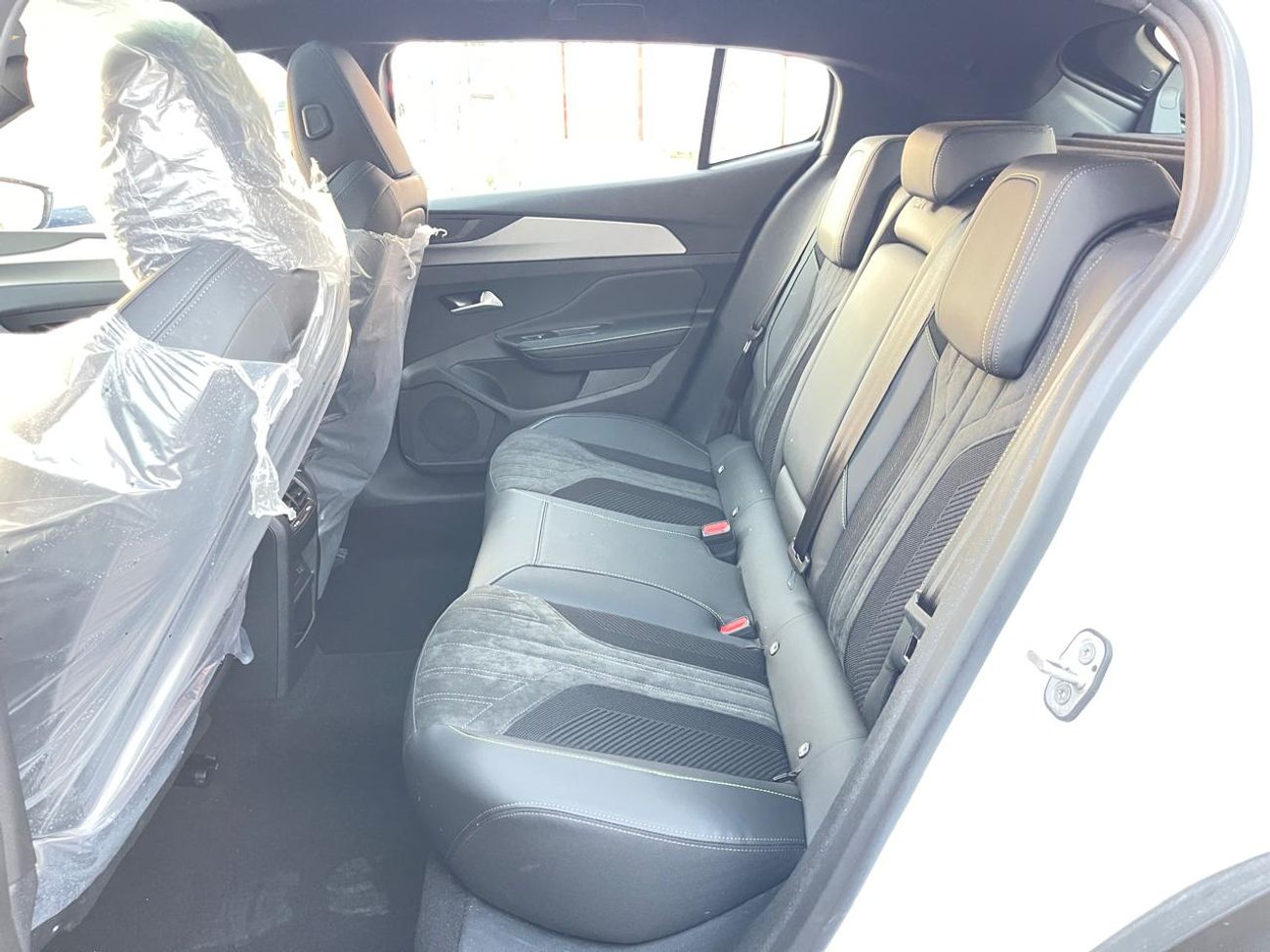 Peugeot 408 PEUGEOT 408 GT LINE 1.6L 2025 GCC SPECS