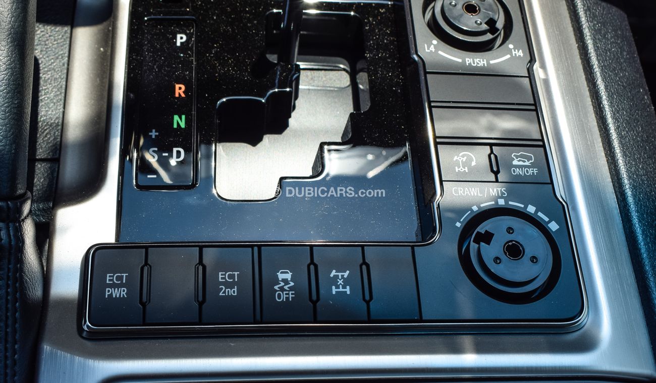 تويوتا لاند كروزر VXR