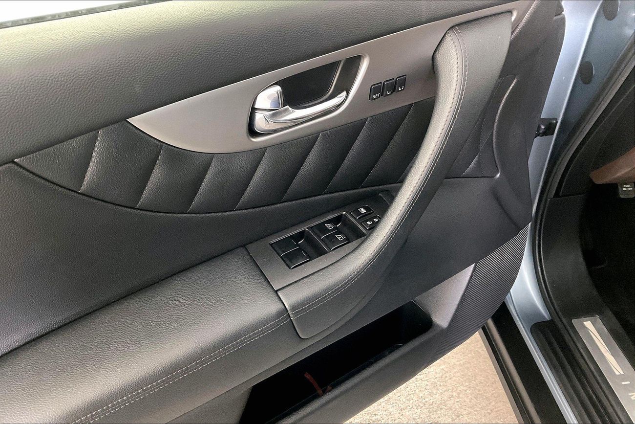 إنفينيتي QX70 Luxury / Luxe Sensory | شامل الضمان | 0 ﺪﻔﻋﺓ ﺃﻮﻟﻯ