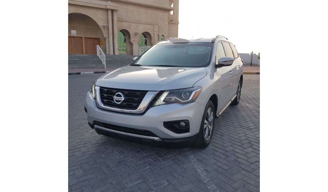 Nissan Pathfinder SV